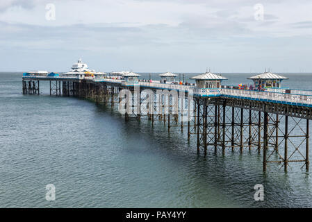 Die schönen Pier in Llandudno an der Küste von North Wales, UK. Stockfoto