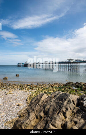 Die historischen viktorianischen Pier in Llandudno an der Küste von North Wales, UK. Stockfoto