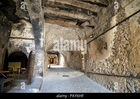 SANTO STEFANO DI SESSANIO (L'Aquila), Italien - 25 AUGUST 2017 - Malerische Gericht im italienischen Dorf. Stockfoto