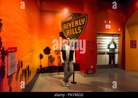 LOS ANGELES, USA - 28.September 2015: Eddie Merphy im Madame Tussauds Hollywood Wax Museum. Marie Tussaud wurde als Marie Grosholtz 1761 geboren Stockfoto