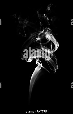 In der Nähe von weißen Rauch auf schwarzem Hintergrund. Abstrakte und Textur Konzept. Stockfoto