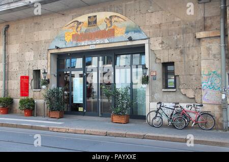 BERLIN, DEUTSCHLAND - 25 AUGUST, 2014: Die ZWOLF Apostel (zwölf Apostel) Restaurant in Berlin, Deutschland. Berlin hat rund 4.600 Restaurants. Stockfoto
