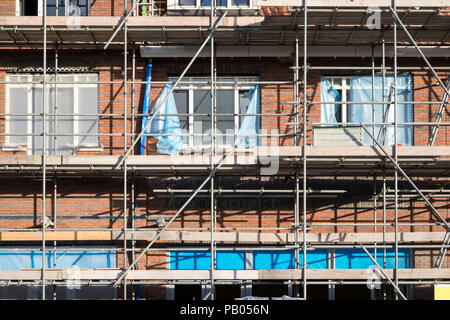 Gerüst in einem Wohnhaus im Bau befindlichen Stockfoto