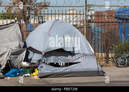 Los Angeles erschwingliches Gehäuse Krise zügellos Obdachlosigkeit in und um die Stadt erstellt hat Stockfoto