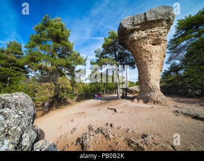 Ciudad Encantada, Cuenca Provinz, Castilla-La Mancha, Spanien. Karstige Gestein. Diese eine, genannt El Tormo Alto, ist ein Symbol der Ciudad Enca Stockfoto