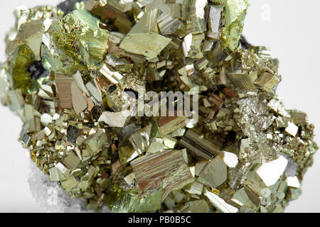 Pyrit und Bleiglanz durch Quarz, natürliche Crystal absorbiert, Close-up Stockfoto