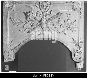 Panel von der Spitze eines Spiegel Rahmen. Kultur: Französisch. Abmessungen: 39 3/8 x 52 in. (100 × 132,1 cm). Datum: 18. Museum: Metropolitan Museum of Art, New York, USA. Stockfoto