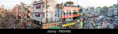 Panoramablick auf Main Bazar, New Delhi, Indien. Stockfoto