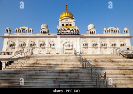 Ansicht der Gurudwara Bangla Sahib, Delhi, Indien. Stockfoto