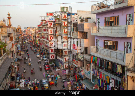 Erhöhte Lage mit Blick zum Bazar, New Delhi, Indien. Stockfoto