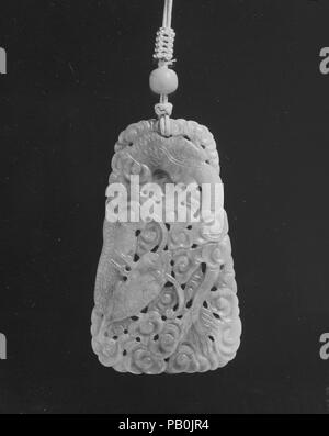 Anhänger. Kultur: China. Abmessungen: H.3. (7,6 cm); Gr. W. 1 5/8 in. (4.1 cm). Datum: 20. Museum: Metropolitan Museum of Art, New York, USA. Stockfoto