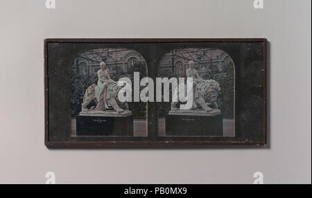 [Stereograph, Crystal Palace, John Bell, Una und der Löwe]. Artist: London Stereoscopic Company (britische). Abmessungen: Bild: 6,8 x 5,9 cm (2 11/16 x 2 5/16 in.), Mount: 8,3 x 17,1 cm (3 1/4 x 6 3/4 in.). Datum: 1854-1862. Museum: Metropolitan Museum of Art, New York, USA. Stockfoto