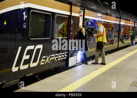 Leo Express, ein eigenes Tschechische Bahn- und Busbetreiber, startet auf der Bahnstrecke von Prag nach Krakau, Polen, ab Juli 20, mit Züge Stockfoto