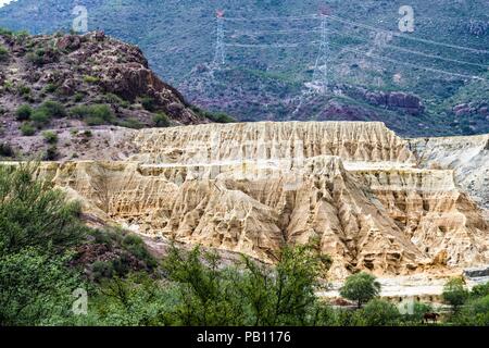 Jales, Residuos de mina, mina antigua, mina de cobre in Mexiko. Aspekte eines Hügels oder Berges, der vom Wast gebildet wird Stockfoto