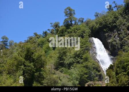 Cascada Rio Blanco, Hornopiren, Carretera Austral, Patagonien, Chile Stockfoto