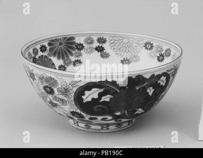 Schüssel. Kultur: Japan. Abmessungen: H.2 3/4 in. (7 cm); Durchm. 5 5/8 in. (14,3 cm). Datum: 1780. Museum: Metropolitan Museum of Art, New York, USA. Stockfoto