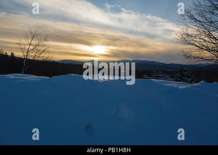 Sonnenuntergang von Marshfield Station an der Basis der Mount Washington Cog Railway in Thompson und Meserve der Kauf, New Hampshire. Stockfoto