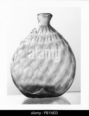 Tasche Flasche. Kultur: American. Abmessungen: H.6 1/2 in. (16,5 cm). Datum: 1780-1820. Museum: Metropolitan Museum of Art, New York, USA. Stockfoto