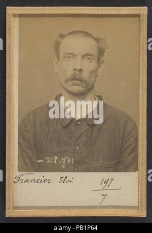 Francier. Éloi. 41 ans, né le 28/10/53 à Resson-le-Long (Aisne). Ébéniste. Anarchiste. 22/05/94. Artist: Alphonse Bertillon (Französisch, 1853-1914). Abmessungen: 10,5 x 7 x 0,5 cm (4 1/8 x 2 3/4 x 3/16 in.). Datum: 1894. In einer vornehmen Familie der Wissenschaftler und Statistiker Bertillon geboren, begann seine Karriere als Sekretärin in der Kennzeichnung Bureau der Pariser Präfektur der Polizei in 1879. Mit der Aufrechterhaltung der zuverlässige Polizei Aufzeichnungen von Straftätern betraut, entwickelte er die erste moderne System der strafrechtlichen Ermittlung. Das System, das als Bertillonage bekannt wurde, hatte drei Komponenten: Anthr Stockfoto