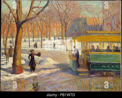 Die grünen Auto. Künstler: William James Glackens (Amerikanische, Philadelphia, Pennsylvania 1870-1938 Westport, Connecticut). Abmessungen: 24 x 32 in. (61 x 81,3 cm). Datum: 1910. William Glackens war ein scharfer Beobachter und Recorder der Rhythmus und die Details, die aus dem täglichen Leben für Stadtbewohner im frühen zwanzigsten Jahrhundert Amerika. Als junger Mann hatte er ein Leben als Künstler - Reporter für verschiedene Zeitungen und Zeitschriften erworben, zunächst in seiner Heimatstadt Philadelphia, dann in seiner Wahlheimat New York nach 1896. Seine Aufnahme des episodischen Dramas aus Alltäglichem serviert ihn gut in seinen anderen Stockfoto