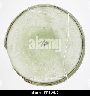 Glas Fragment. Kultur: Europäische. Abmessungen: 4 3/8 × 1/8 in. (11,1 × 0,3 cm). Datum: 17.-18.Jahrhundert. Museum: Metropolitan Museum of Art, New York, USA. Stockfoto