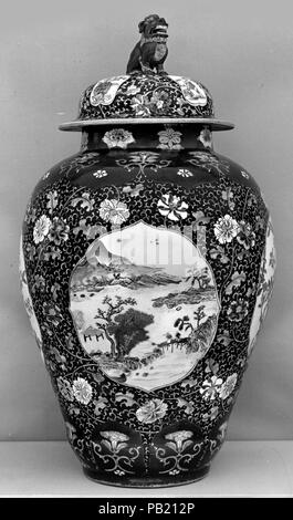 Überdachte Jar. Kultur: China. Abmessungen: H 24. (61 cm). Museum: Metropolitan Museum of Art, New York, USA. Stockfoto