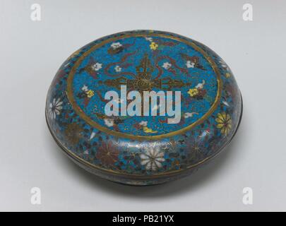 Abgedeckt. Kultur: China. Abmessungen: Durchm. 8 1/2 in. (21,6 cm). Datum: Mitte des 16. Jahrhunderts. Museum: Metropolitan Museum of Art, New York, USA. Stockfoto