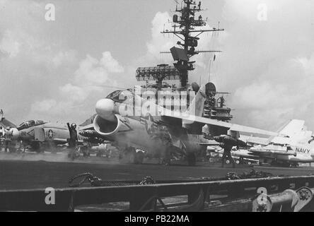 A-7 E USS Constellation 1972. Stockfoto