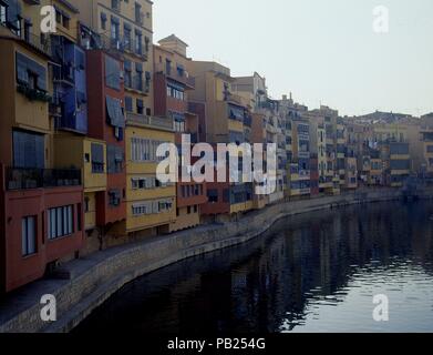 RIO OÑAR EIN SU PASO POR LA CIUDAD. Lage: aussen, Gerona, Spanien. Stockfoto