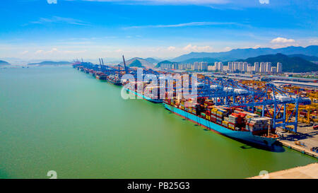 Luftaufnahme von Busan neuen Hafen von Südkorea. Containerschiff in Import Export und Logistik in Busan New Port. Stockfoto