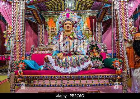 Statue des Indischen Herr Swaminarayan, Hindu Gott nilkanth Idol. Statue des Indischen Herr Swaminarayan, Hindu Gott nilkanth Idol. Stockfoto