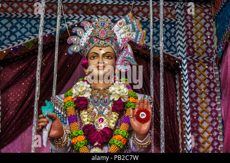 Statue des Indischen Herr Swaminarayan, Hindu Gott nilkanth Idol. Statue des Indischen Herr Swaminarayan, Hindu Gott nilkanth Idol. Stockfoto