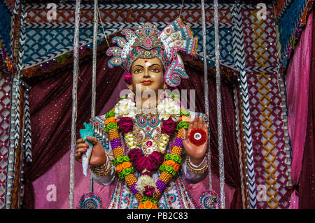 Statue des Indischen Herr Swaminarayan, Hindu Gott nilkanth Idol. Statue des Indischen Herr Swaminarayan, Hindu Gott nilkanth Idol. Stockfoto