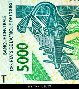 5000 CFA-Franc Bank Note. CFA-Franc ist in 14 afrikanischen Ländern verwendet. Stockfoto