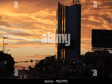 Amanecer de Nuevo Dia de Hermosillo. Contra Luz de la Torre de Hermosillo. Stockfoto