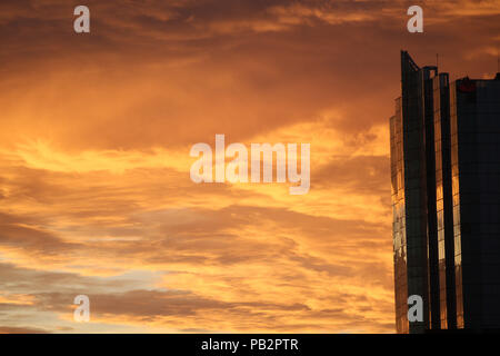 Amanecer de Nuevo Dia de Hermosillo. Contra Luz de la Torre de Hermosillo Stockfoto