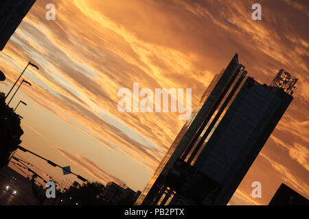 Amanecer de Nuevo Dia de Hermosillo. Contra Luz de la Torre de Hermosillo Stockfoto