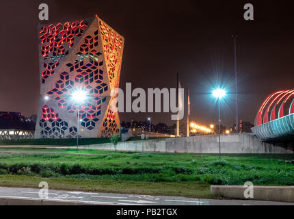 Centro Cívico del Bicentenario (200 Civic Center) bei Nacht, Provinz Córdoba Regierung - Cordoba, Argentinien Stockfoto