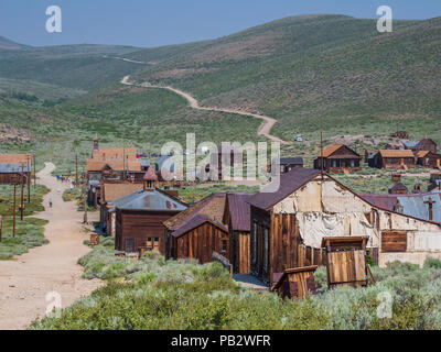 Auf der Suche nach Green Street, Bodie Ghost Town, Bodie State Historic Park, Kalifornien. Stockfoto