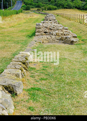 Römische Mauer in heddon an der Wand vorne nach hinten Foto stapeln Stockfoto