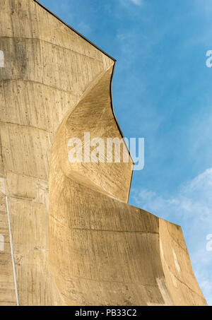 Architektonisches Detail aus cocrete Wand am Goetheanum in Dornach, Schweiz Stockfoto