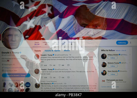 Krakau, Polen. 26. Juli, 2018. Ein Double Exposure Bild zeigt den Präsidenten der Vereinigten Staaten von Amerika, Donald Trump mit Social Media Netzwerk Twitter in diesem Foto, Illustration. Credit: Omar Marques/SOPA Images/ZUMA Draht/Alamy leben Nachrichten Stockfoto