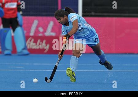 London, Großbritannien. 26. Juli, 2018. Neha Goyal (IND). Indien V Irland. Match 14. Pool B Hockey der Frauen-WM 2018. Lee Valley Hockey Centre. Queen Elizabeth Olympic Park. Stratford. London. UK. 26.07.2018. Credit: Sport in Bildern/Alamy leben Nachrichten Stockfoto