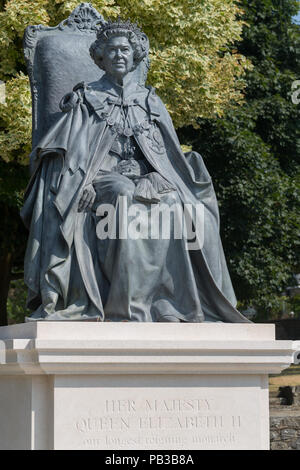 Neue Statue der Königin in Gravesend Stockfoto