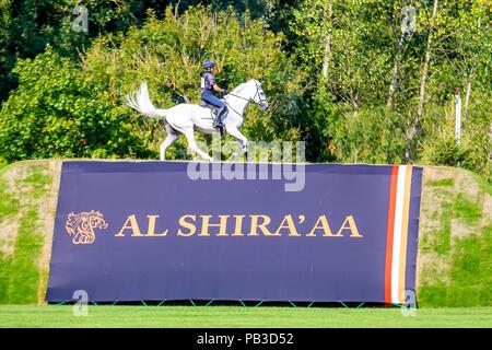 Hickstead, Sussex, UK. 26. Juli 2018. Platz 5. Vittoria Panizzon reiten Borough Penny Z ITA. Die MS Amlin Eventers Herausforderung. Longines FEI Jumping Nations Cup von Großbritannien an der BHS Royal International Horse Show. Alle England Parcours. Hickstead. Großbritannien. 26.07.2018. Credit: Sport in Bildern/Alamy leben Nachrichten Stockfoto