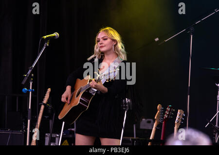 Edmonton, Alberta, Kanada. 25. Juli, 2018. Canadian Country Music Recording Artist Olivia Rose Blatt gesehen bei Geschmack von Edmonton, Alberta Gesetzgebung. Credit: Ron Palmer/SOPA Images/ZUMA Draht/Alamy leben Nachrichten Stockfoto