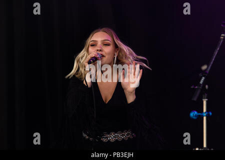 Edmonton, Alberta, Kanada. 25. Juli, 2018. Canadian Country Music Recording Artist Olivia Rose Blatt gesehen bei Geschmack von Edmonton, Alberta Gesetzgebung. Credit: Ron Palmer/SOPA Images/ZUMA Draht/Alamy leben Nachrichten Stockfoto