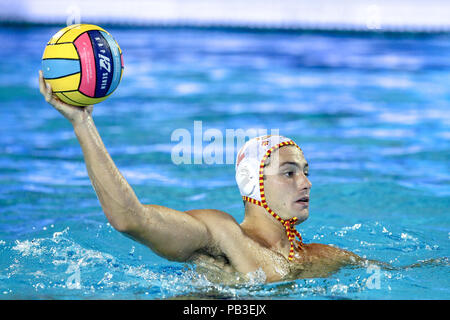 Bernat Picornell Pools, Barcelona, Spanien. 26. Juli, 2018. Das 33. Europäische Wasser Polo Meisterschaften, Spanien Männer gegen Italien Männer; Alberto Munarriz spanische Spieler mit dem Ball Credit: Aktion plus Sport/Alamy leben Nachrichten Stockfoto