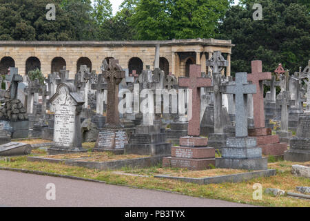 Grabsteine in die Brompton Friedhof in London, UK. Stockfoto