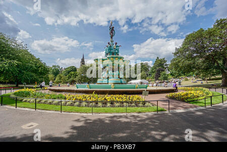 Die wiederhergestellten Ross Brunnen in West Princes Street Gardens Edinburgh Schottland Stockfoto